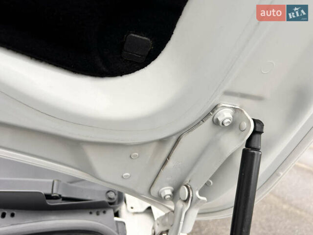 Белый Фольксваген Кадди, объемом двигателя 2 л и пробегом 167 тыс. км за 17500 $, фото 47 на Automoto.ua