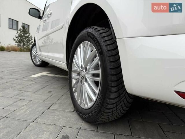 Белый Фольксваген Кадди, объемом двигателя 2 л и пробегом 150 тыс. км за 21600 $, фото 13 на Automoto.ua