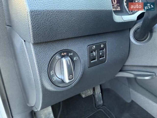 Белый Фольксваген Кадди, объемом двигателя 2 л и пробегом 149 тыс. км за 21200 $, фото 33 на Automoto.ua