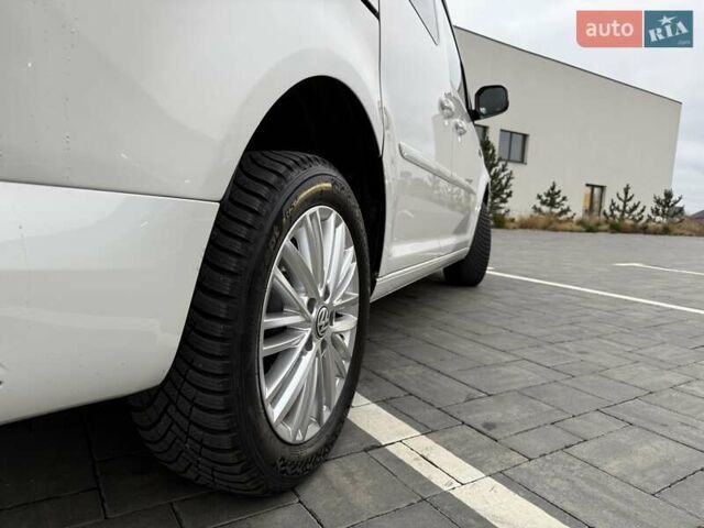 Белый Фольксваген Кадди, объемом двигателя 2 л и пробегом 150 тыс. км за 21600 $, фото 44 на Automoto.ua