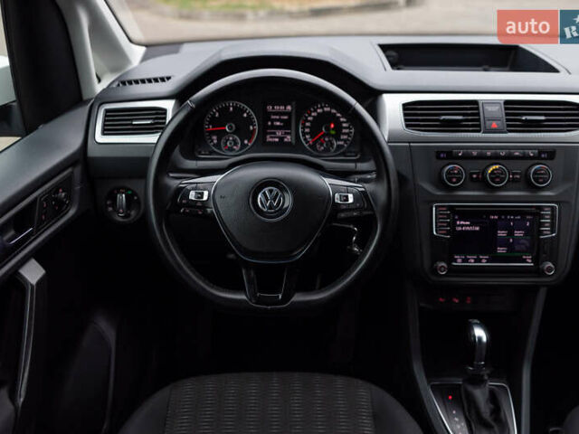 Белый Фольксваген Кадди, объемом двигателя 2 л и пробегом 215 тыс. км за 19800 $, фото 27 на Automoto.ua