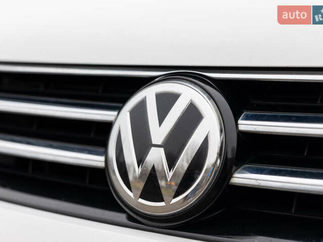 Белый Фольксваген Кадди, объемом двигателя 2 л и пробегом 215 тыс. км за 19800 $, фото 85 на Automoto.ua