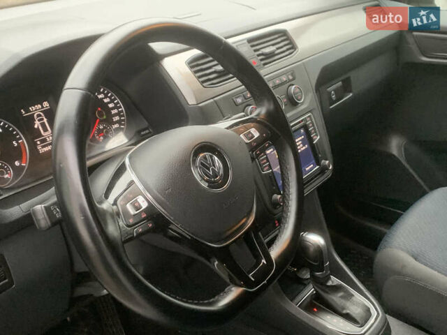 Белый Фольксваген Кадди, объемом двигателя 2 л и пробегом 229 тыс. км за 19777 $, фото 35 на Automoto.ua