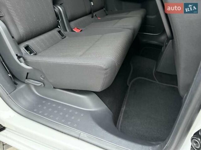 Белый Фольксваген Кадди, объемом двигателя 2 л и пробегом 150 тыс. км за 21600 $, фото 18 на Automoto.ua