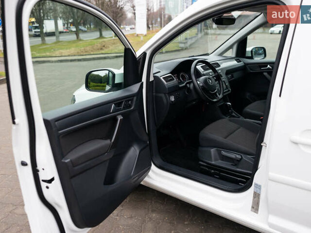 Белый Фольксваген Кадди, объемом двигателя 2 л и пробегом 215 тыс. км за 19800 $, фото 19 на Automoto.ua