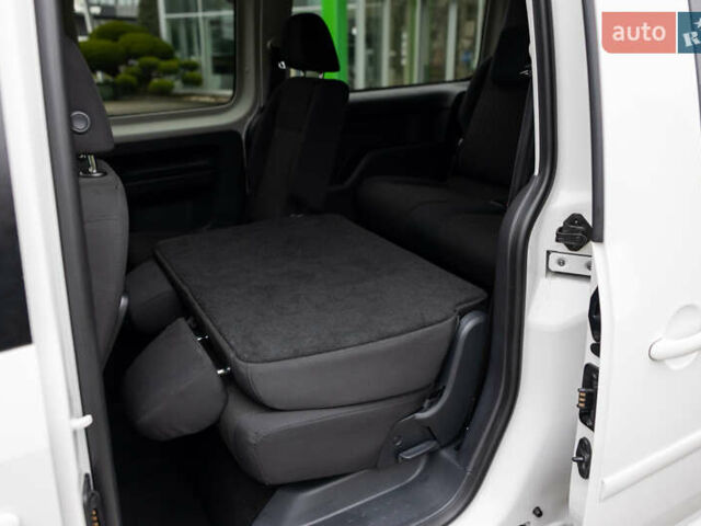 Белый Фольксваген Кадди, объемом двигателя 2 л и пробегом 215 тыс. км за 19800 $, фото 76 на Automoto.ua