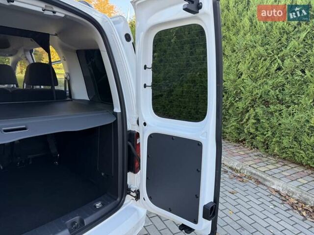 Белый Фольксваген Кадди, объемом двигателя 2 л и пробегом 149 тыс. км за 21200 $, фото 47 на Automoto.ua