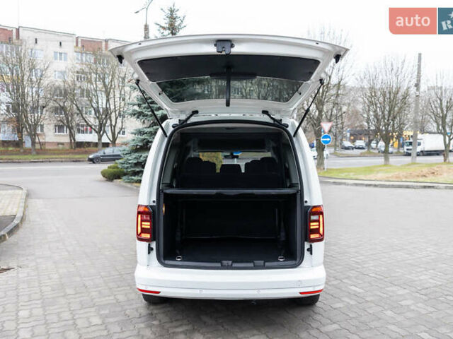 Белый Фольксваген Кадди, объемом двигателя 2 л и пробегом 215 тыс. км за 19800 $, фото 80 на Automoto.ua