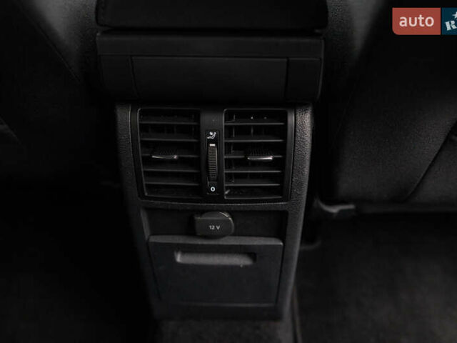 Белый Фольксваген Кадди, объемом двигателя 2 л и пробегом 215 тыс. км за 19800 $, фото 70 на Automoto.ua