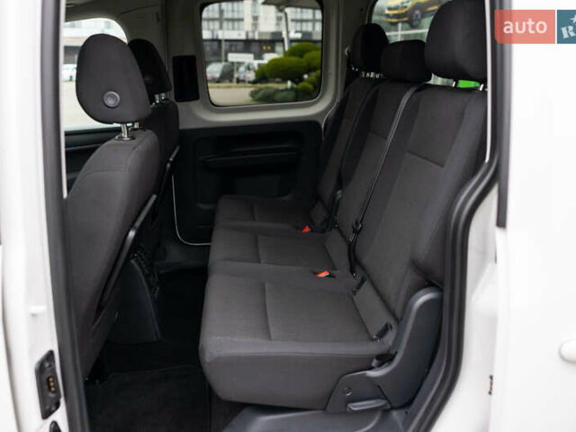 Белый Фольксваген Кадди, объемом двигателя 2 л и пробегом 215 тыс. км за 19800 $, фото 72 на Automoto.ua