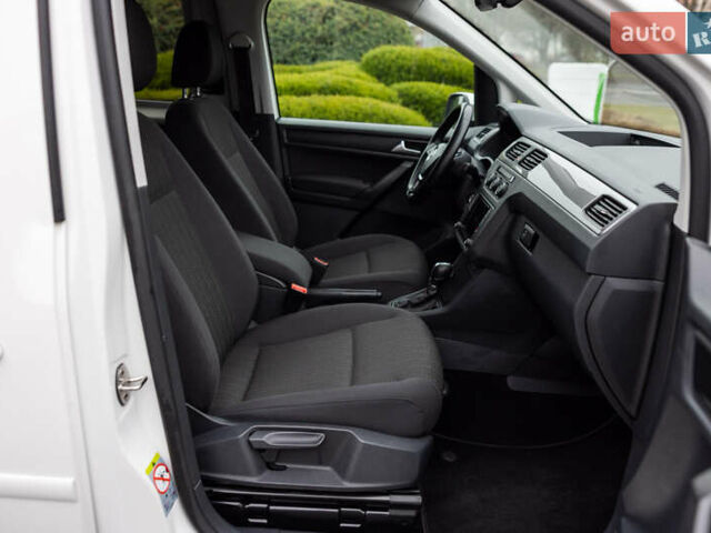 Белый Фольксваген Кадди, объемом двигателя 2 л и пробегом 215 тыс. км за 19800 $, фото 57 на Automoto.ua