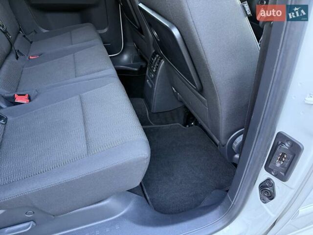 Белый Фольксваген Кадди, объемом двигателя 2 л и пробегом 149 тыс. км за 21200 $, фото 25 на Automoto.ua