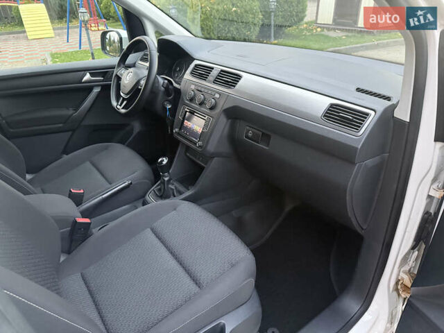 Білий Фольксваген Кадді, об'ємом двигуна 2 л та пробігом 205 тис. км за 16350 $, фото 30 на Automoto.ua