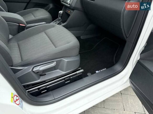 Белый Фольксваген Кадди, объемом двигателя 2 л и пробегом 150 тыс. км за 21600 $, фото 23 на Automoto.ua