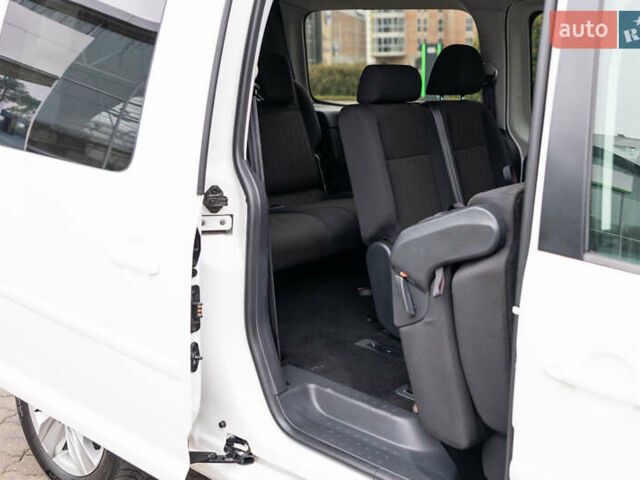 Белый Фольксваген Кадди, объемом двигателя 2 л и пробегом 215 тыс. км за 19800 $, фото 68 на Automoto.ua