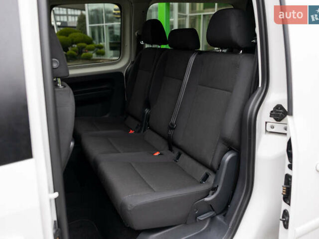 Белый Фольксваген Кадди, объемом двигателя 2 л и пробегом 215 тыс. км за 19800 $, фото 74 на Automoto.ua