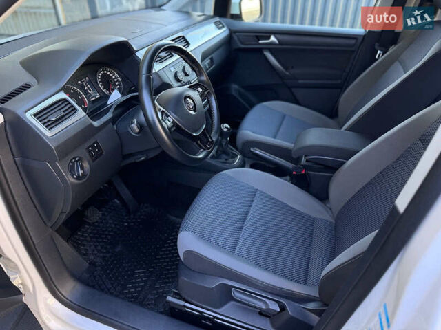 Белый Фольксваген Кадди, объемом двигателя 2 л и пробегом 285 тыс. км за 15900 $, фото 27 на Automoto.ua