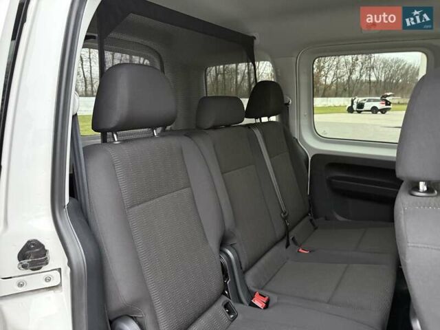 Белый Фольксваген Кадди, объемом двигателя 2 л и пробегом 150 тыс. км за 21600 $, фото 19 на Automoto.ua