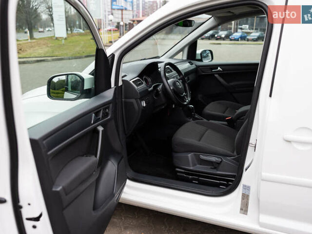 Белый Фольксваген Кадди, объемом двигателя 2 л и пробегом 215 тыс. км за 19800 $, фото 20 на Automoto.ua