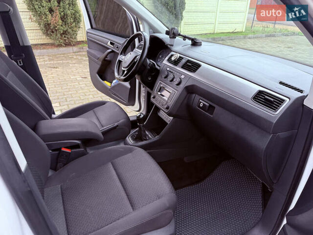 Білий Фольксваген Кадді, об'ємом двигуна 1.97 л та пробігом 187 тис. км за 17000 $, фото 11 на Automoto.ua