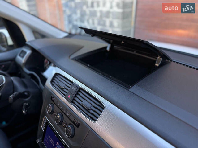 Белый Фольксваген Кадди, объемом двигателя 2 л и пробегом 285 тыс. км за 15900 $, фото 37 на Automoto.ua