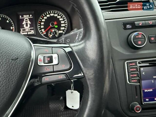 Белый Фольксваген Кадди, объемом двигателя 2 л и пробегом 150 тыс. км за 21600 $, фото 38 на Automoto.ua