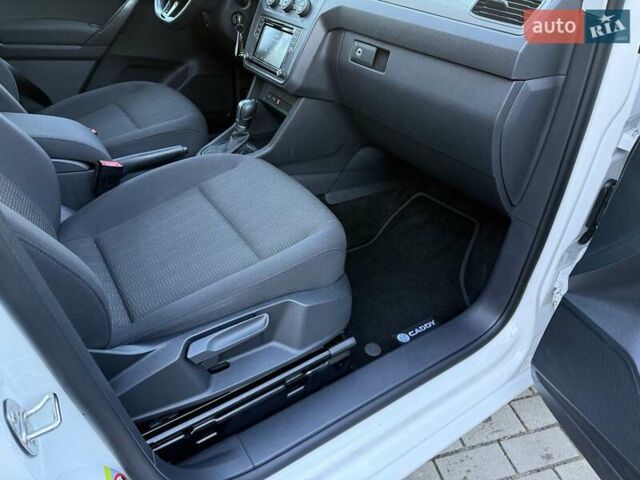 Белый Фольксваген Кадди, объемом двигателя 2 л и пробегом 149 тыс. км за 21200 $, фото 27 на Automoto.ua