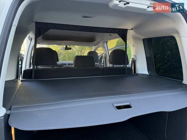 Белый Фольксваген Кадди, объемом двигателя 2 л и пробегом 149 тыс. км за 21200 $, фото 50 на Automoto.ua