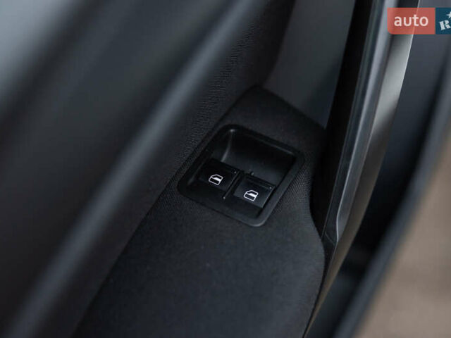 Белый Фольксваген Кадди, объемом двигателя 2 л и пробегом 215 тыс. км за 19800 $, фото 26 на Automoto.ua