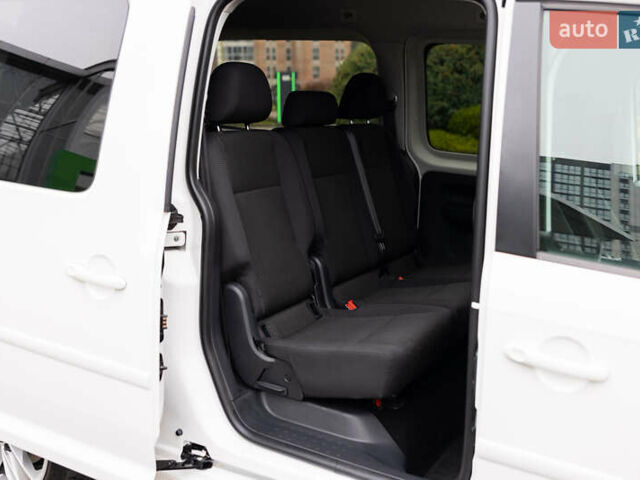 Белый Фольксваген Кадди, объемом двигателя 2 л и пробегом 215 тыс. км за 19800 $, фото 64 на Automoto.ua