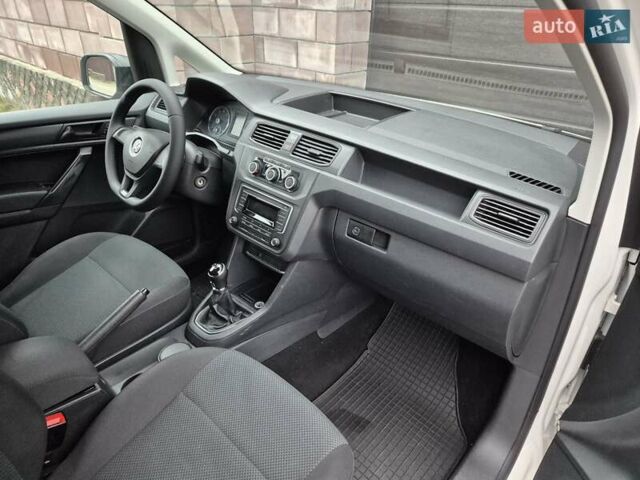 Белый Фольксваген Кадди, объемом двигателя 1.6 л и пробегом 126 тыс. км за 14300 $, фото 7 на Automoto.ua