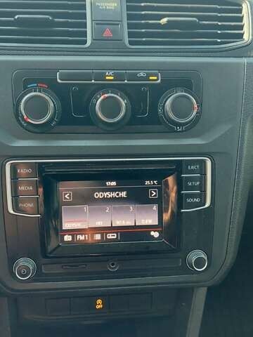 Белый Фольксваген Кадди, объемом двигателя 2 л и пробегом 212 тыс. км за 16650 $, фото 2 на Automoto.ua