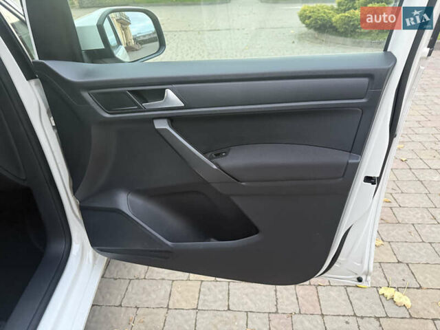 Білий Фольксваген Кадді, об'ємом двигуна 2 л та пробігом 205 тис. км за 16350 $, фото 37 на Automoto.ua