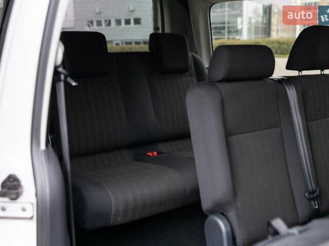 Белый Фольксваген Кадди, объемом двигателя 2 л и пробегом 215 тыс. км за 19800 $, фото 69 на Automoto.ua