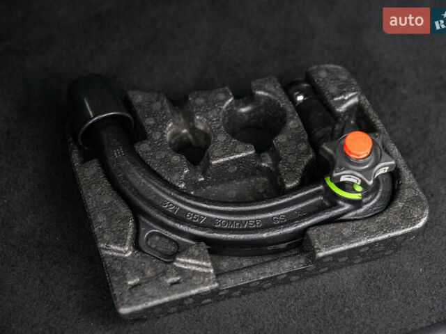 Белый Фольксваген Кадди, объемом двигателя 2 л и пробегом 215 тыс. км за 19800 $, фото 89 на Automoto.ua