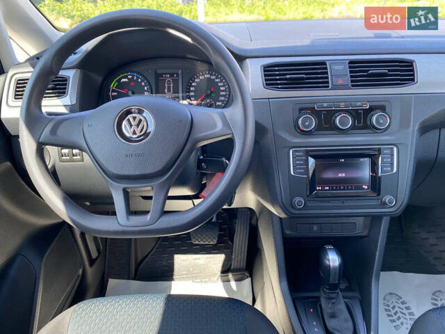 Фольксваген Кадди 2020 в Житомире на Automoto.ua Белый Фольксваген Кадди, объемом двигателя 0 л и пробегом 10 тыс. км за 18900 $, фото 13 на Automoto.ua