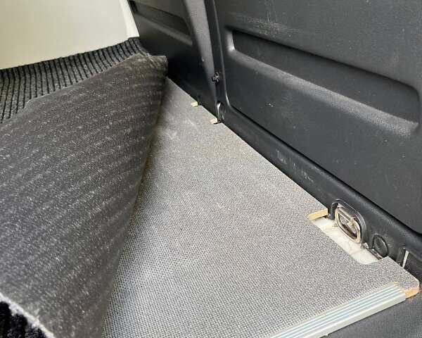 Белый Фольксваген Кадди, объемом двигателя 1.97 л и пробегом 185 тыс. км за 18700 $, фото 60 на Automoto.ua