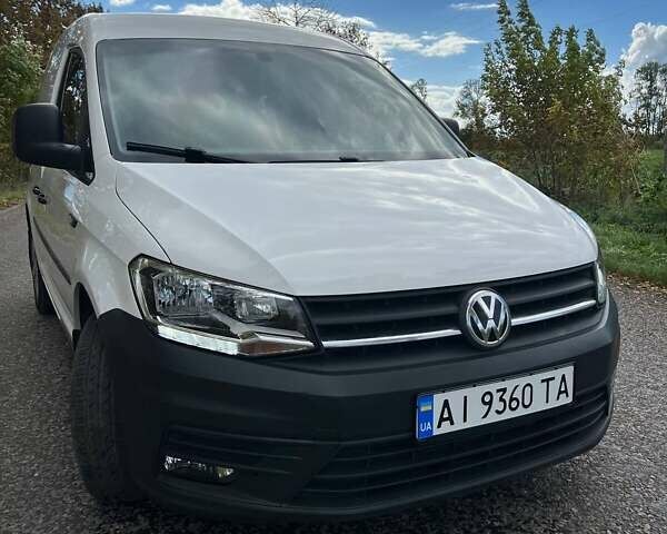 Белый Фольксваген Кадди, объемом двигателя 1.97 л и пробегом 185 тыс. км за 18700 $, фото 3 на Automoto.ua