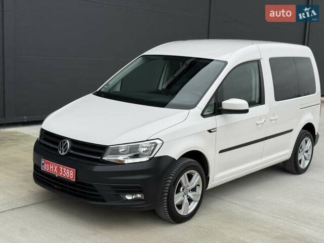 Белый Фольксваген Кадди, объемом двигателя 1.97 л и пробегом 171 тыс. км за 18200 $, фото 3 на Automoto.ua