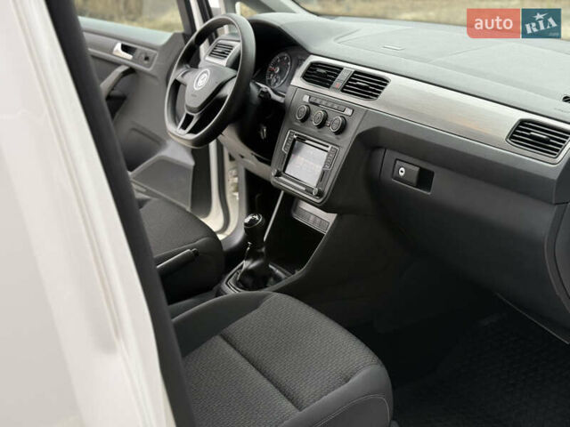 Белый Фольксваген Кадди, объемом двигателя 1.97 л и пробегом 171 тыс. км за 18200 $, фото 23 на Automoto.ua