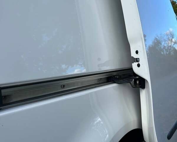 Белый Фольксваген Кадди, объемом двигателя 1.97 л и пробегом 185 тыс. км за 18700 $, фото 51 на Automoto.ua