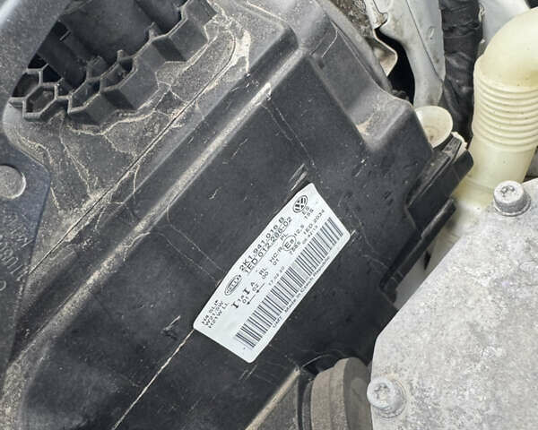 Белый Фольксваген Кадди, объемом двигателя 2 л и пробегом 246 тыс. км за 14950 $, фото 55 на Automoto.ua