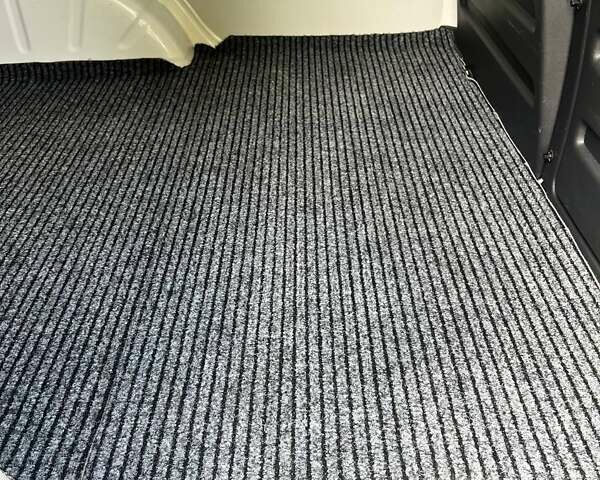 Белый Фольксваген Кадди, объемом двигателя 1.97 л и пробегом 185 тыс. км за 18700 $, фото 59 на Automoto.ua