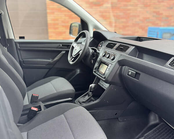 Фольксваген Кадди 2020 в Киеве на Automoto.ua Белый Фольксваген Кадди, объемом двигателя 2 л и пробегом 218 тыс. км за 15581 $, фото 23 на Automoto.ua