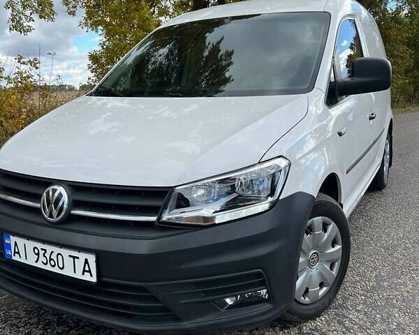 Белый Фольксваген Кадди, объемом двигателя 1.97 л и пробегом 185 тыс. км за 18700 $, фото 1 на Automoto.ua