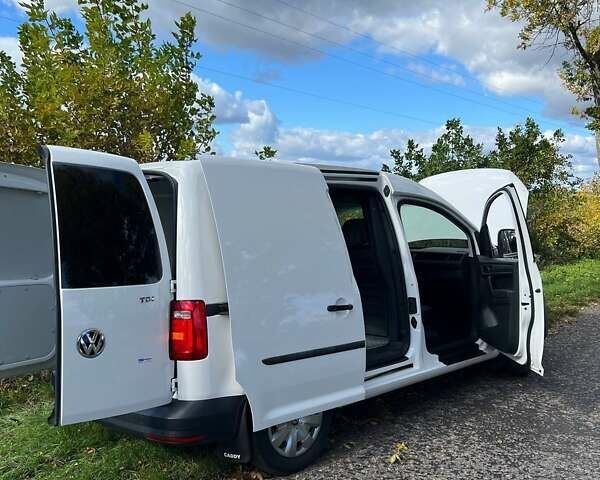 Белый Фольксваген Кадди, объемом двигателя 1.97 л и пробегом 185 тыс. км за 18700 $, фото 52 на Automoto.ua