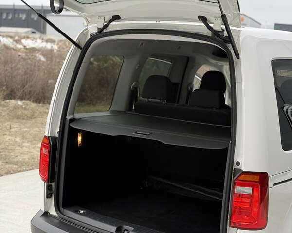 Белый Фольксваген Кадди, объемом двигателя 1.97 л и пробегом 171 тыс. км за 18200 $, фото 41 на Automoto.ua