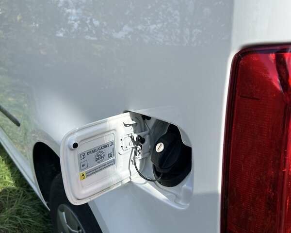 Белый Фольксваген Кадди, объемом двигателя 1.97 л и пробегом 185 тыс. км за 18700 $, фото 27 на Automoto.ua