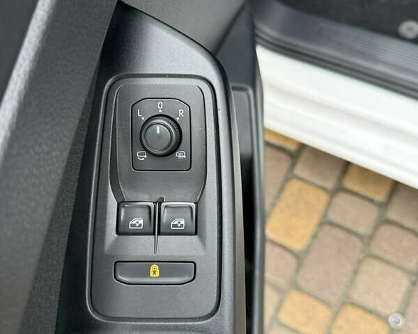 Белый Фольксваген Кадди, объемом двигателя 2 л и пробегом 240 тыс. км за 22500 $, фото 19 на Automoto.ua