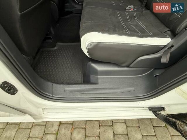 Белый Фольксваген Кадди, объемом двигателя 1.97 л и пробегом 222 тыс. км за 20999 $, фото 84 на Automoto.ua